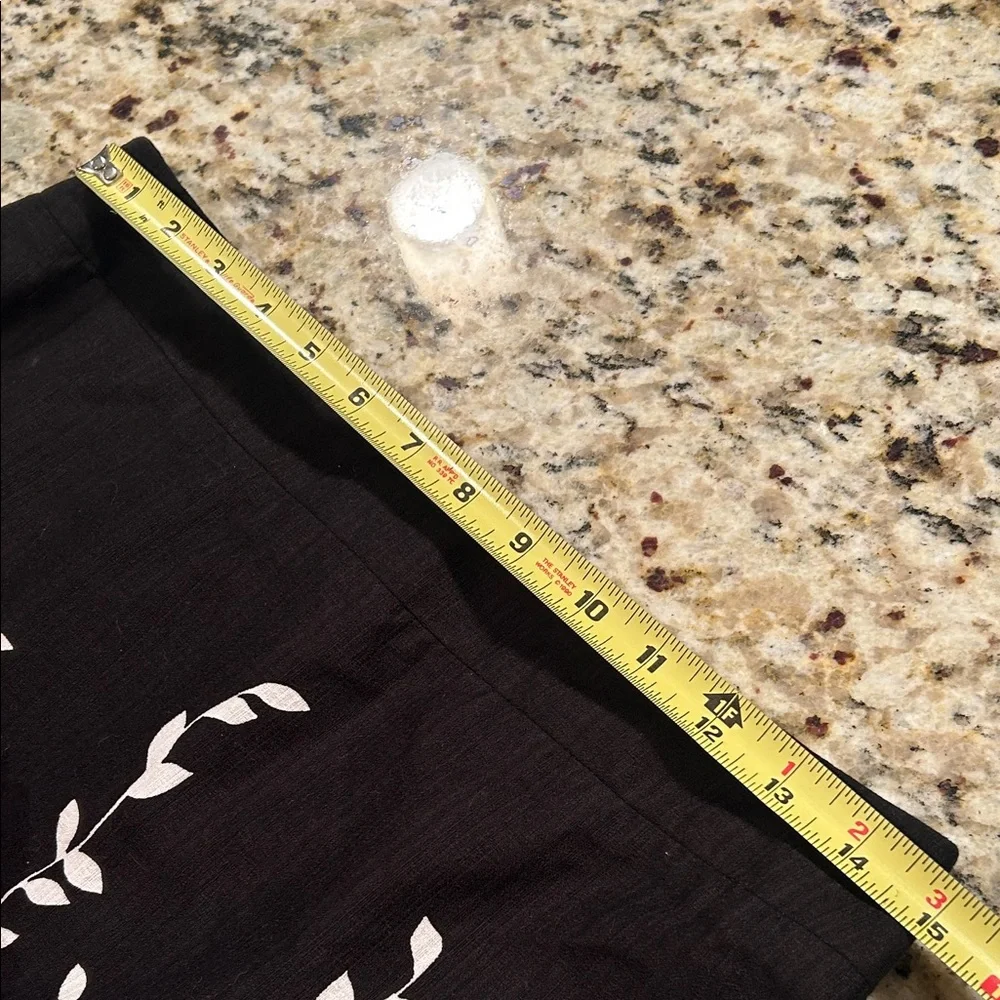Ann Taylor | Skirts | Ann Taylor Black And White Vine Skirt | Poshmark